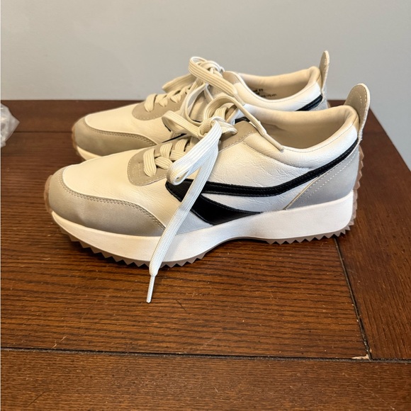 Dolce Vita Bynx lace up black and cream sneakers - Picture 3 of 7